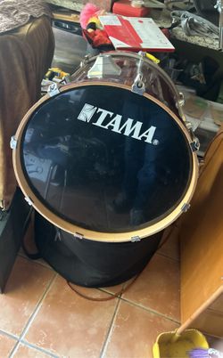 Tama. 22” Bass Drum