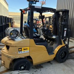 CAT 6k Pneumatic Tire Forklifts 