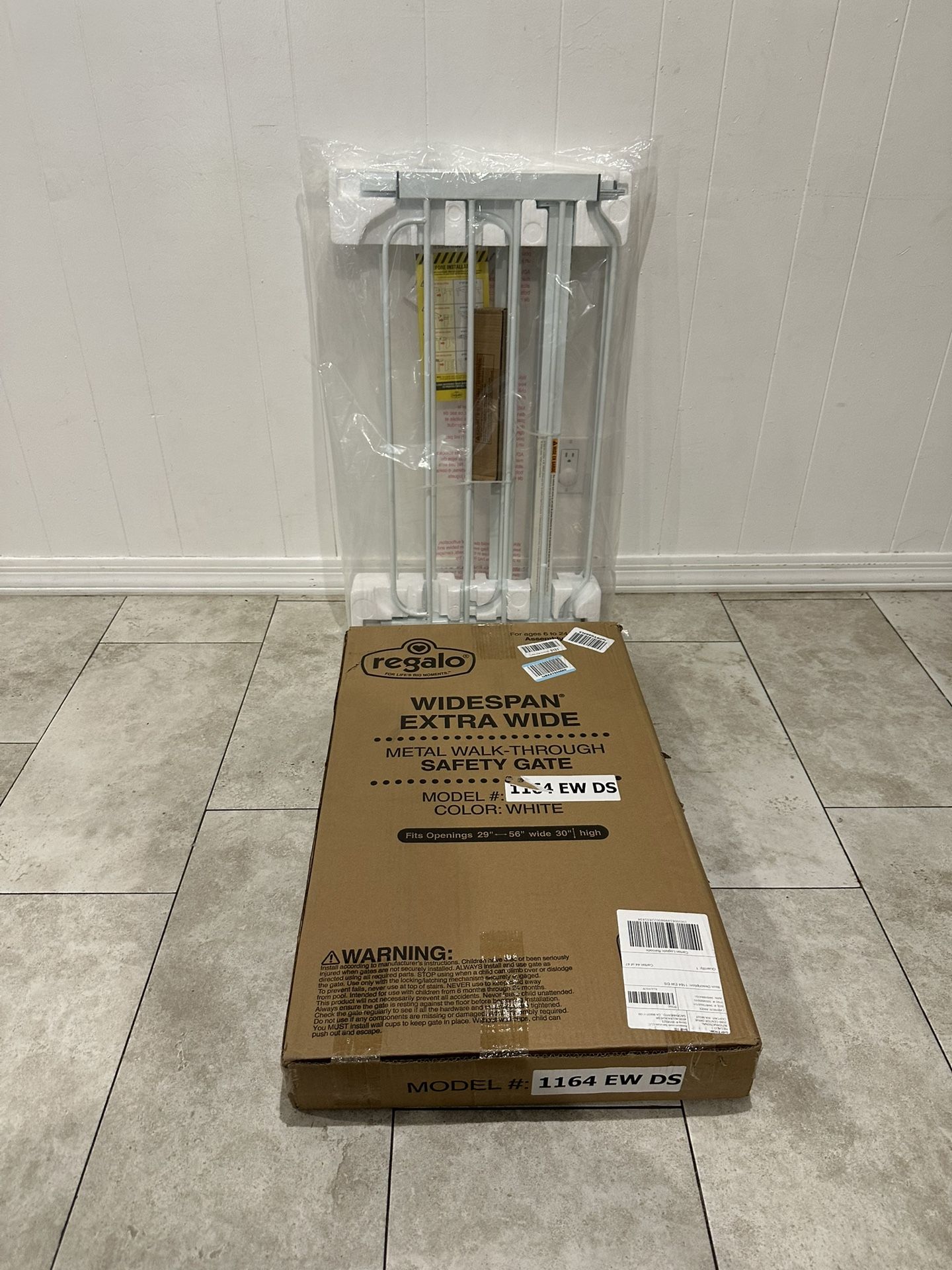 Extra Wide Pet Gate / Baby Gate - Fits Openings 29” - 56”