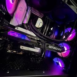 Gaming PC: Ryzen 7 + RTX 4070 Slim.