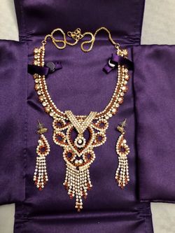 Necklace and earrings set