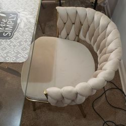 Dinning Table And Chairs 