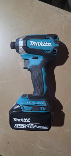 Xdt13 Makita Drill New  with a 5.0 battery