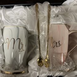 MR AND MRS TEA CUP SET 