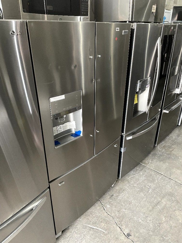 FRIGIDAIRE GALLERY 36” FRENCH DOOR COUNTER DEPTH REFRIGERATOR $750