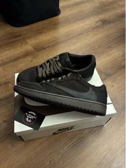 Jordan 1 low Travis Scott Velvet Brown Sz 9