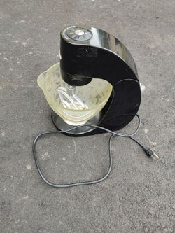 JENN-AIR Attrezzi  Stand Mixer (Model: JSM900EAAB) For Sale