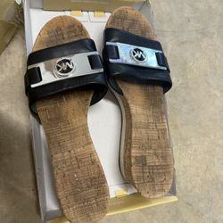 Michael kors Wedge Sandals ( Size 8)