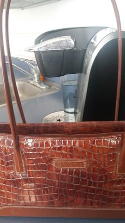 BROWN LEATHER LOOK PURSE