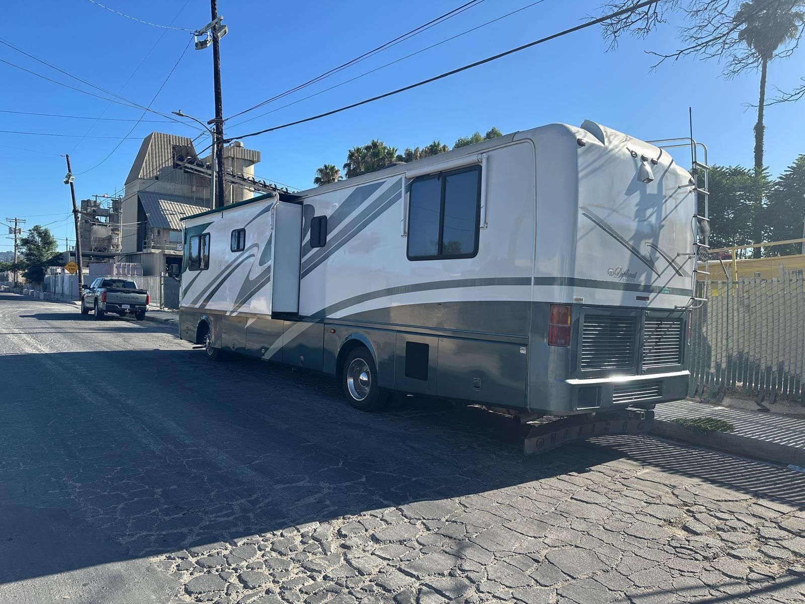 2001 Monaco Diplomat 38' Diesel Pusher
