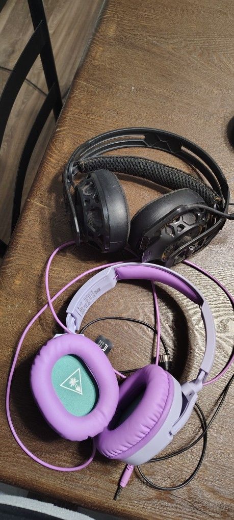 2 Headphones