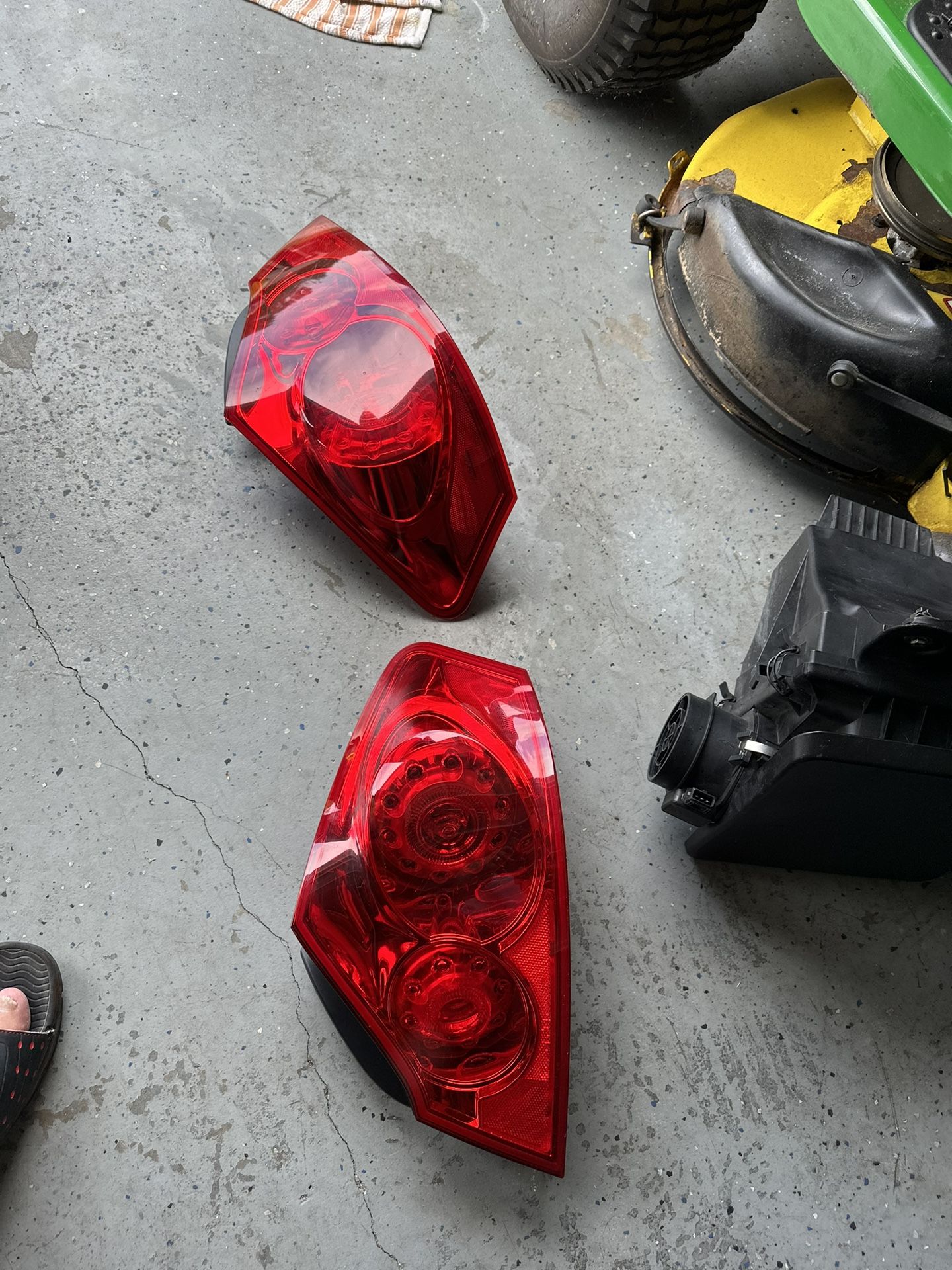New Tail Light Fits 2007-2008 Infiniti G35