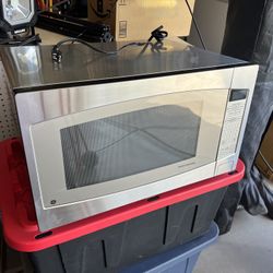 Large GE Microwave 1200w