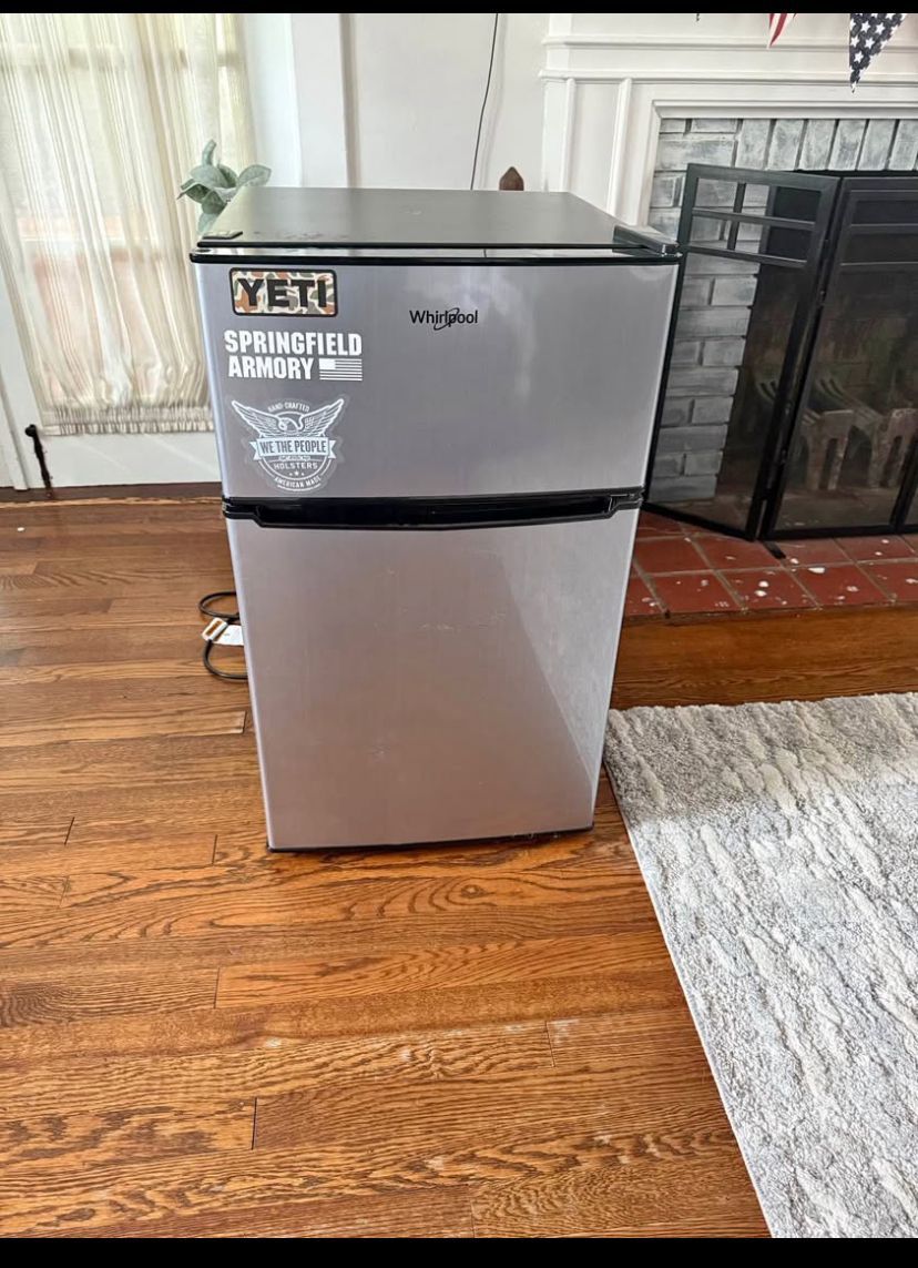 whirlpool mini fridge