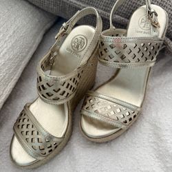 Tory Burch Thatched Perforated 110mm Wedges - Platinum Gold