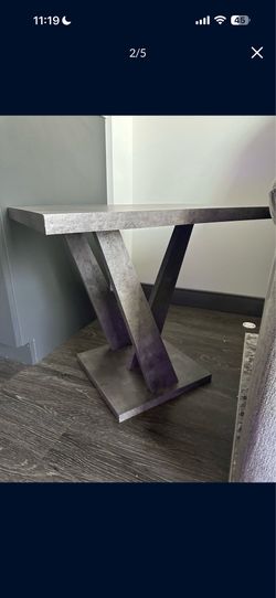 Modern Side Table / End Table | Concrete Look Top | Metal Base