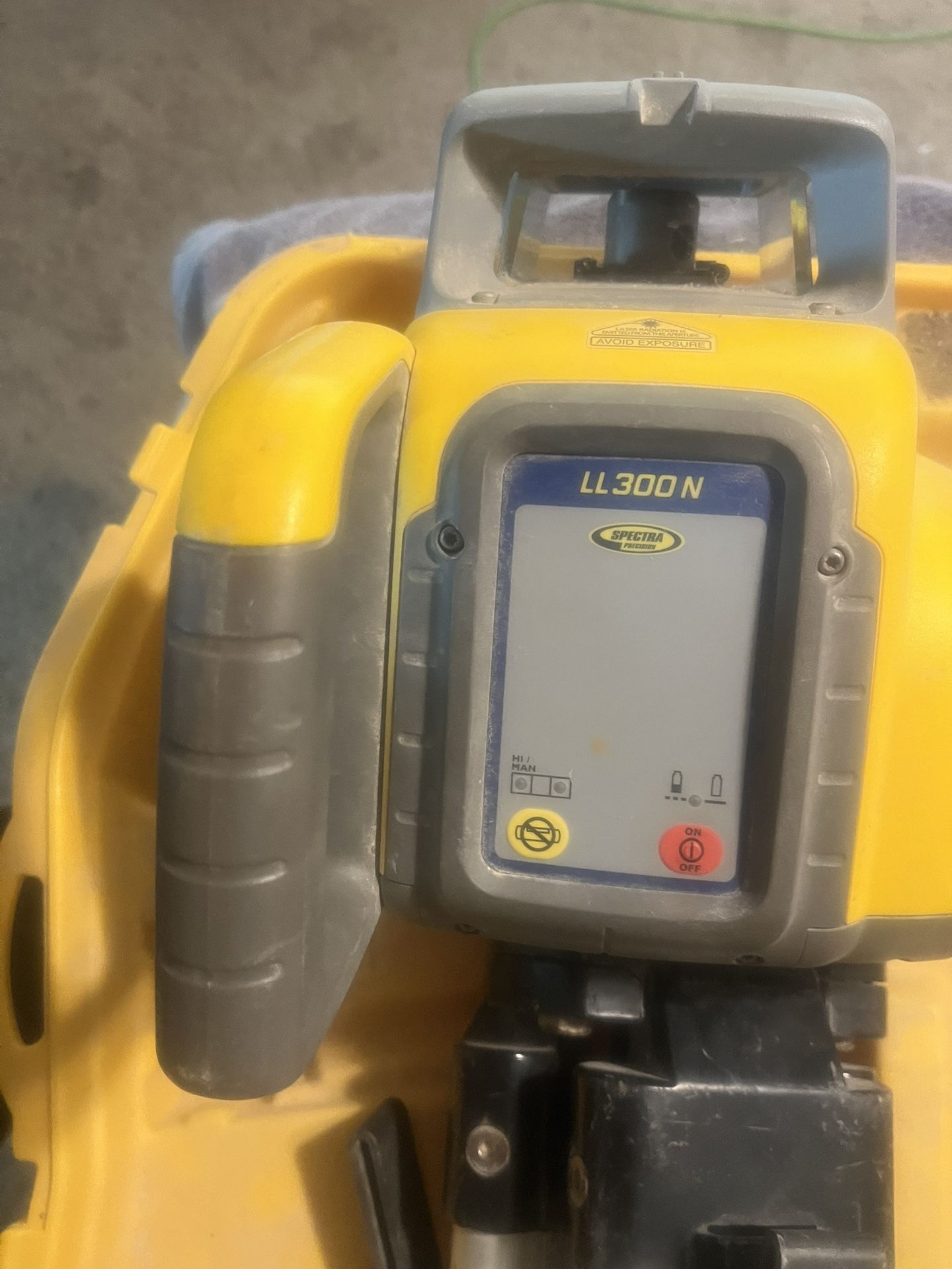 Laser Level Spectra Ll300n