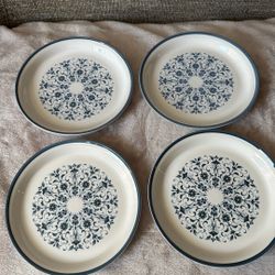 Vintage Set Of  4  Plates Genuine Stone Ware  PRESTIGE NORTHLAND 9807 
