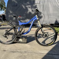 Down Hill Mountain Bike 