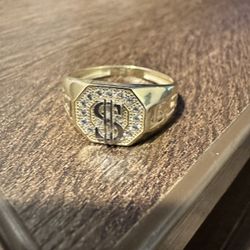 10k Gold Ring 