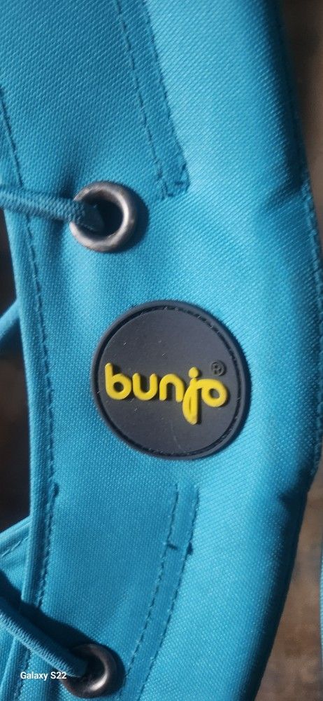 Extra Large Bunjo bungee chair. Like New! Super Stretchy And Comfy