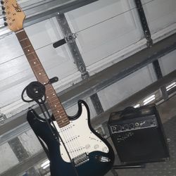 Electric Guitar With Speaker