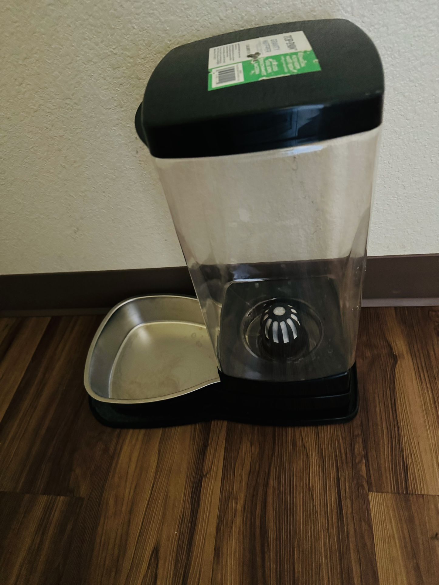 Gravity water for pets