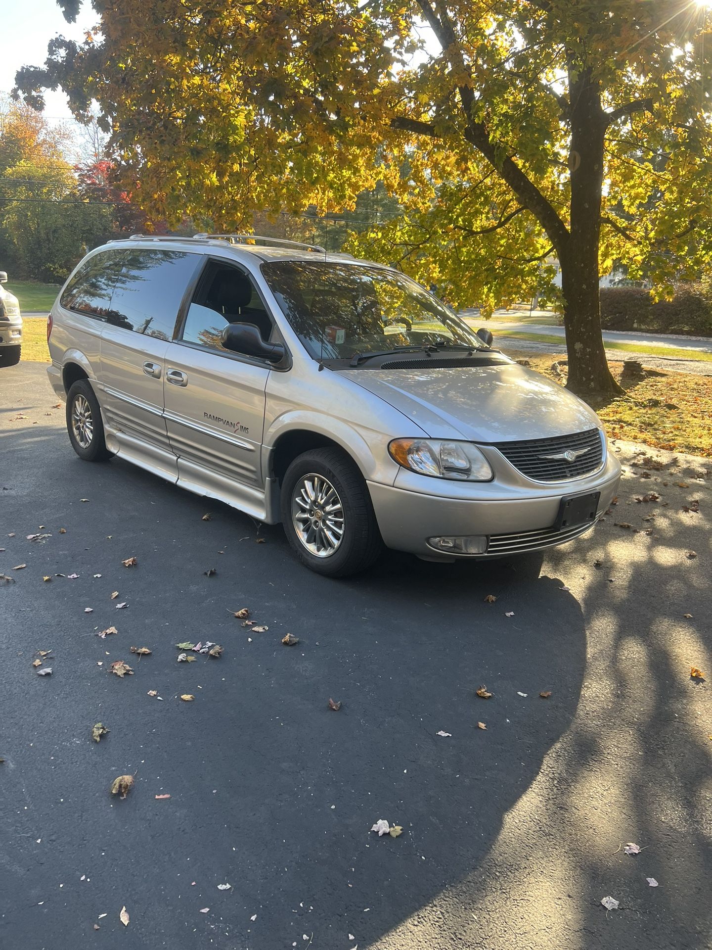 2002 Chrysler Town & Country