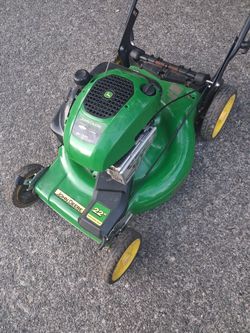 John deere 22in Front Weel Drive Runs Excellent( needs some screws  No Bag) four pick up fremont sea. No low ball offers please. No trades