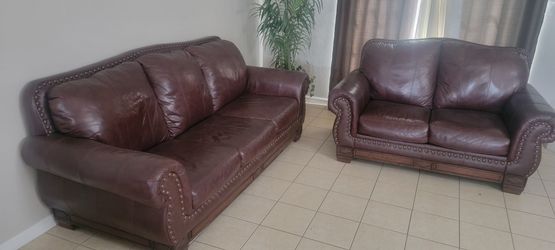 Brown Leather Sofa & Loveseat Set – Clean, Comfortable