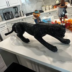 Center piece hand made black stone jaguar 