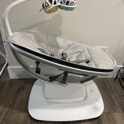 PICK UP TODAY | 4moms mamaroo Multi-Motion Baby Swing | Smart Connectivity Gray