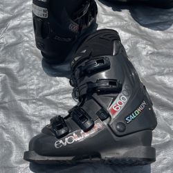 Salomon Unisex Ski Boot Great Condition Men’s 5.5 Or Women’s 6.5