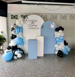 Halloween balloon garland