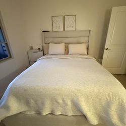 Queen Size Bed With Mattress 