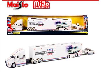 Maisto 1:64 Mack rig and Squarebody