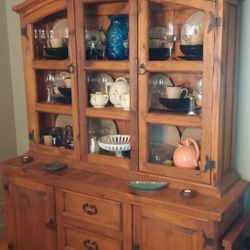 BREAKFRONT w/HUTCH & Matching DINING BENCH