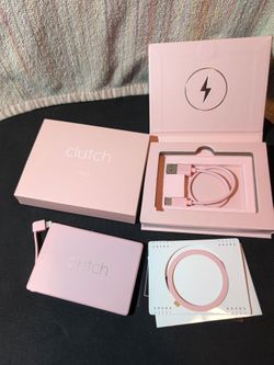 Clutch Pro Portable Charger Pink