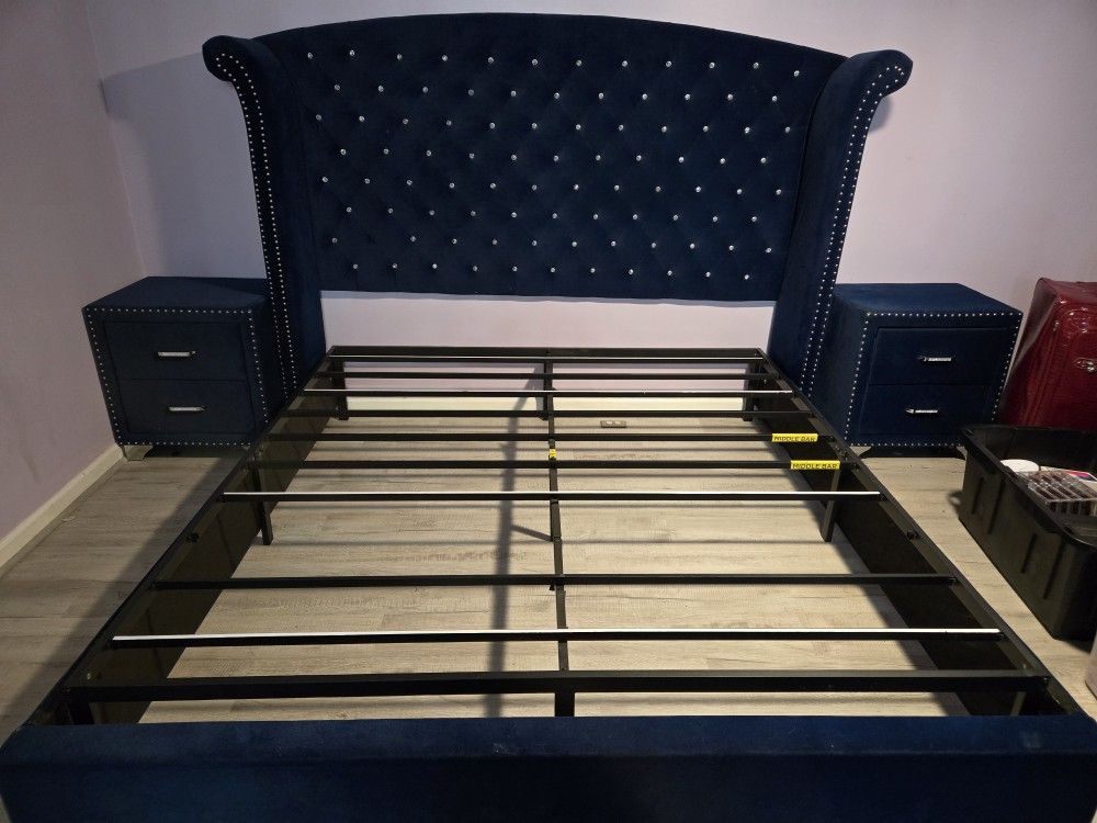 $500 Or Best Offer King Size Blue Suede Bedroom Set
