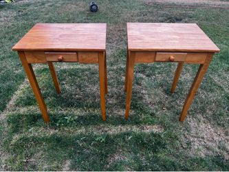 Beautifu vintage Pettit Night stand set