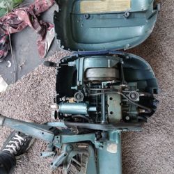 7.5 Evinrude outboard motor