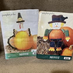 New Pumpkin Picks decoration Midwest of Cannon Falls Harvest Scarecrow & Turkey