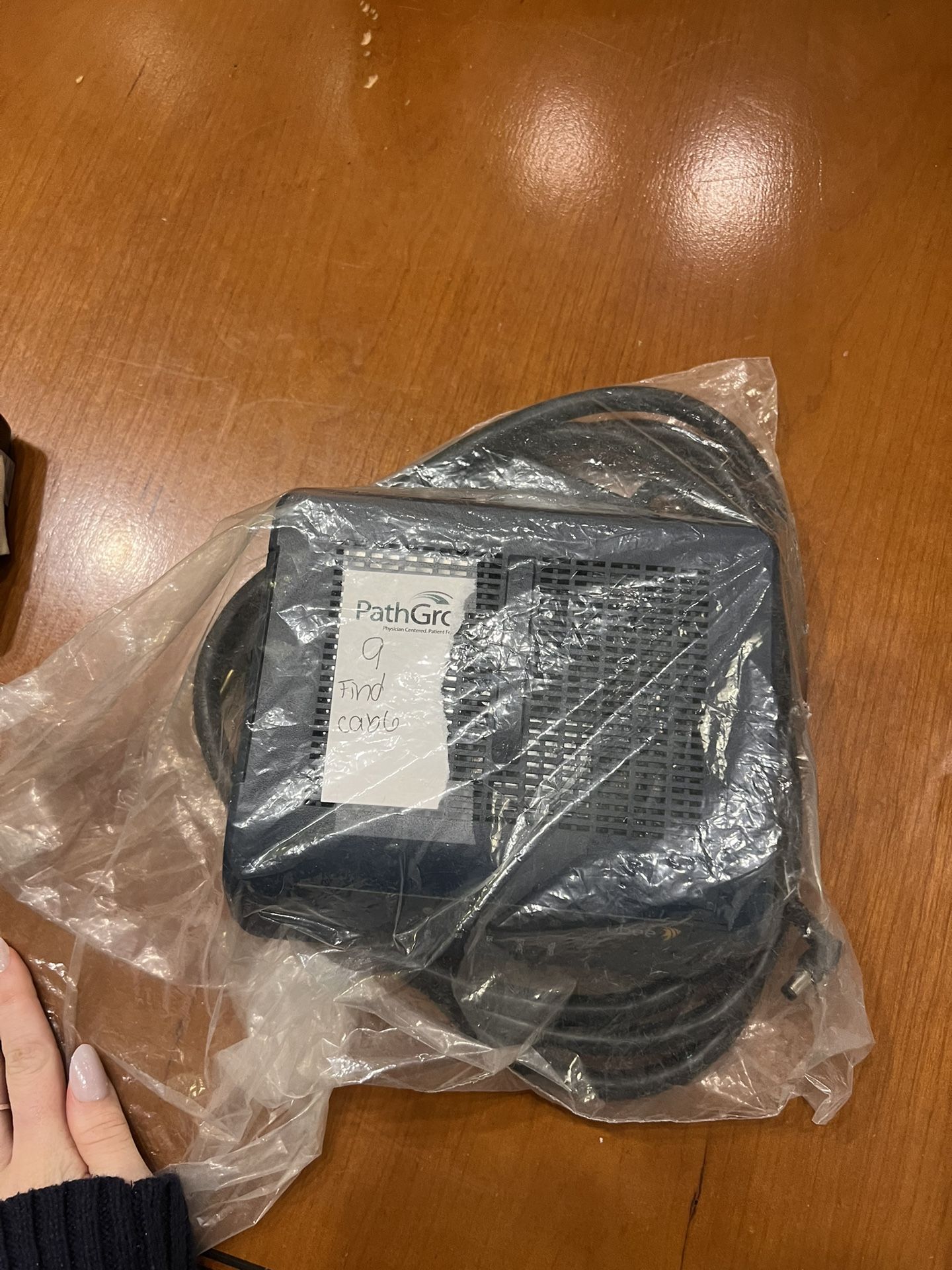 Ubee DDM3521 DOCSIS 3.0 cable modem. This device provides internet access via cable and is designed for residential and small office use.