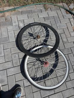 700c wheels and tires