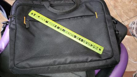 Amazon Basics Messenger Style Laptop Soft Case With Removable Strap