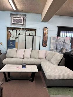🚚Flash Deal🚚Brand New 2pc Name Brand Sectional Couch $1100, Payment available, Delivery available.