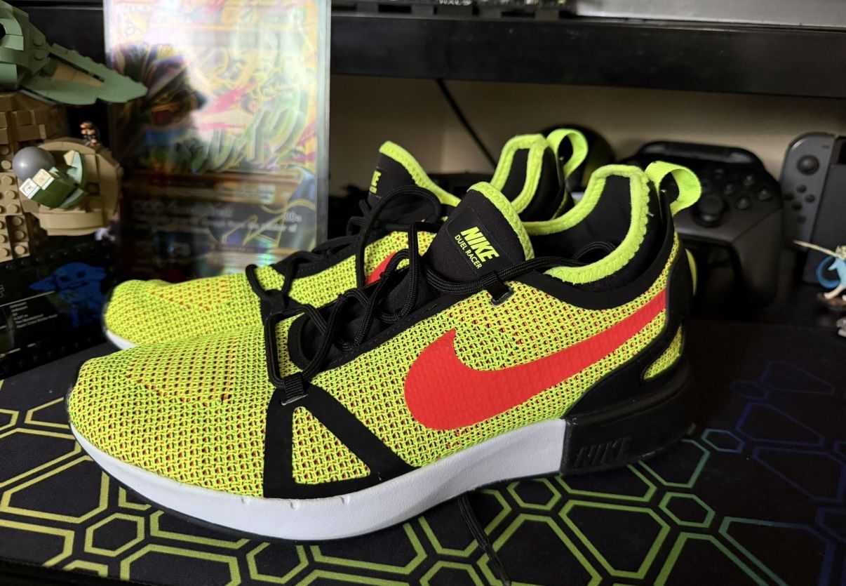 Nike Duel Racer Volt