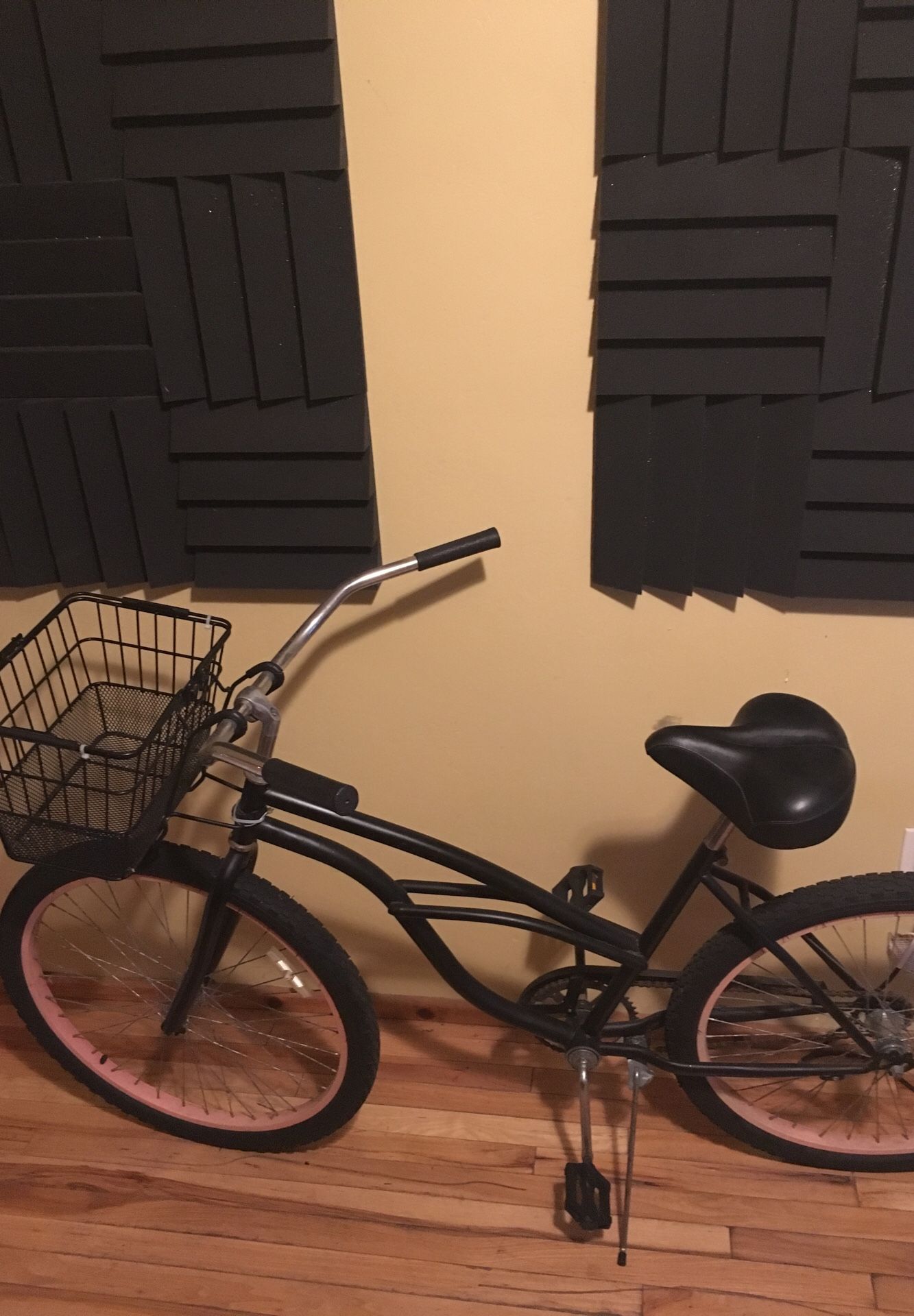 Used FREEDOM CYCLE Bicycle /Beach Cruiser 18"