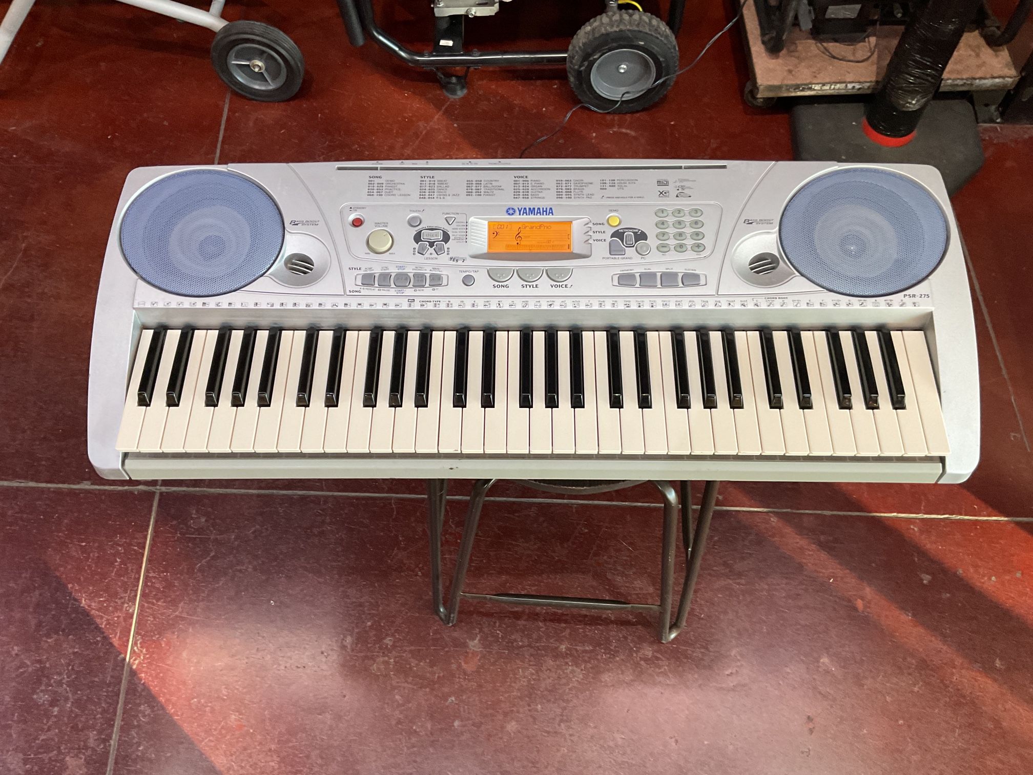 YAMAHA PSR-275 61 KEY PORTABLE ELECTRONIC KEYBOARD W/ BUILT IN SPEAKER BEGINNER KEYBOARD