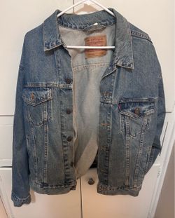 Levi’s men’s size large denim jean jacket
